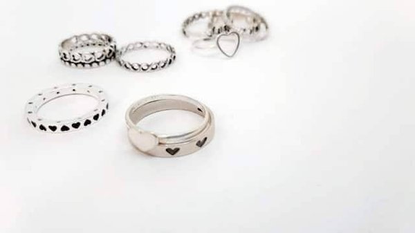 Comment nettoyer ses bijoux en argent sans les abîmer ?