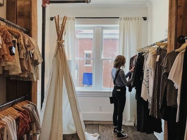 Comment réduire son impact environnemental en tant que consommateur de mode ?